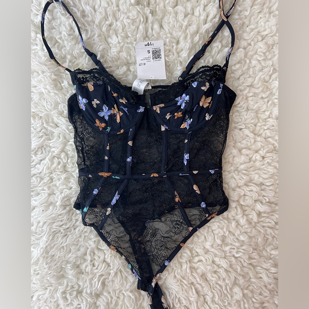 Forever 21 Black Floral Lace Bodysuit